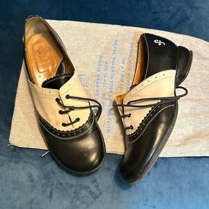 Jon Fluevog Fellowship brogues in black and cream - US size 8